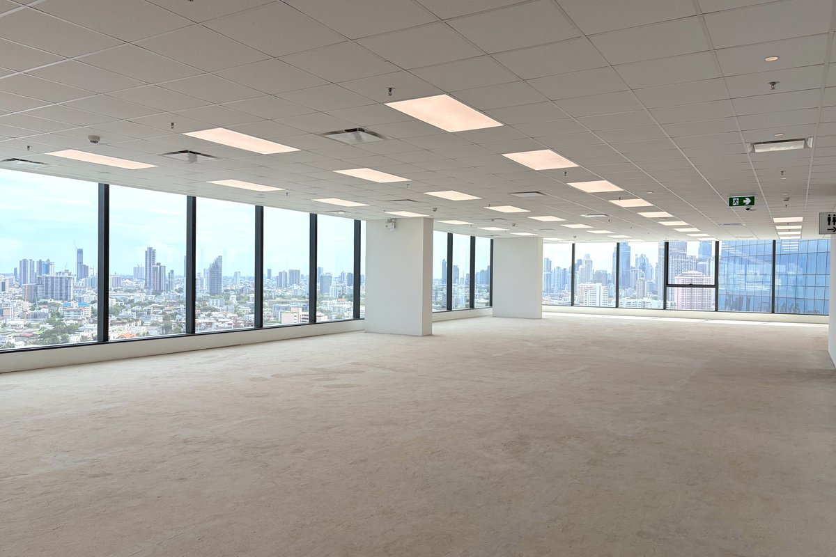 New Grade A Green Office, 290m to MRT Khlong Toei, River View
