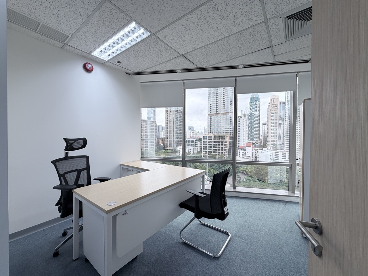 Grade A Office (Furnished) – 600m from BTS Phloen Chit
