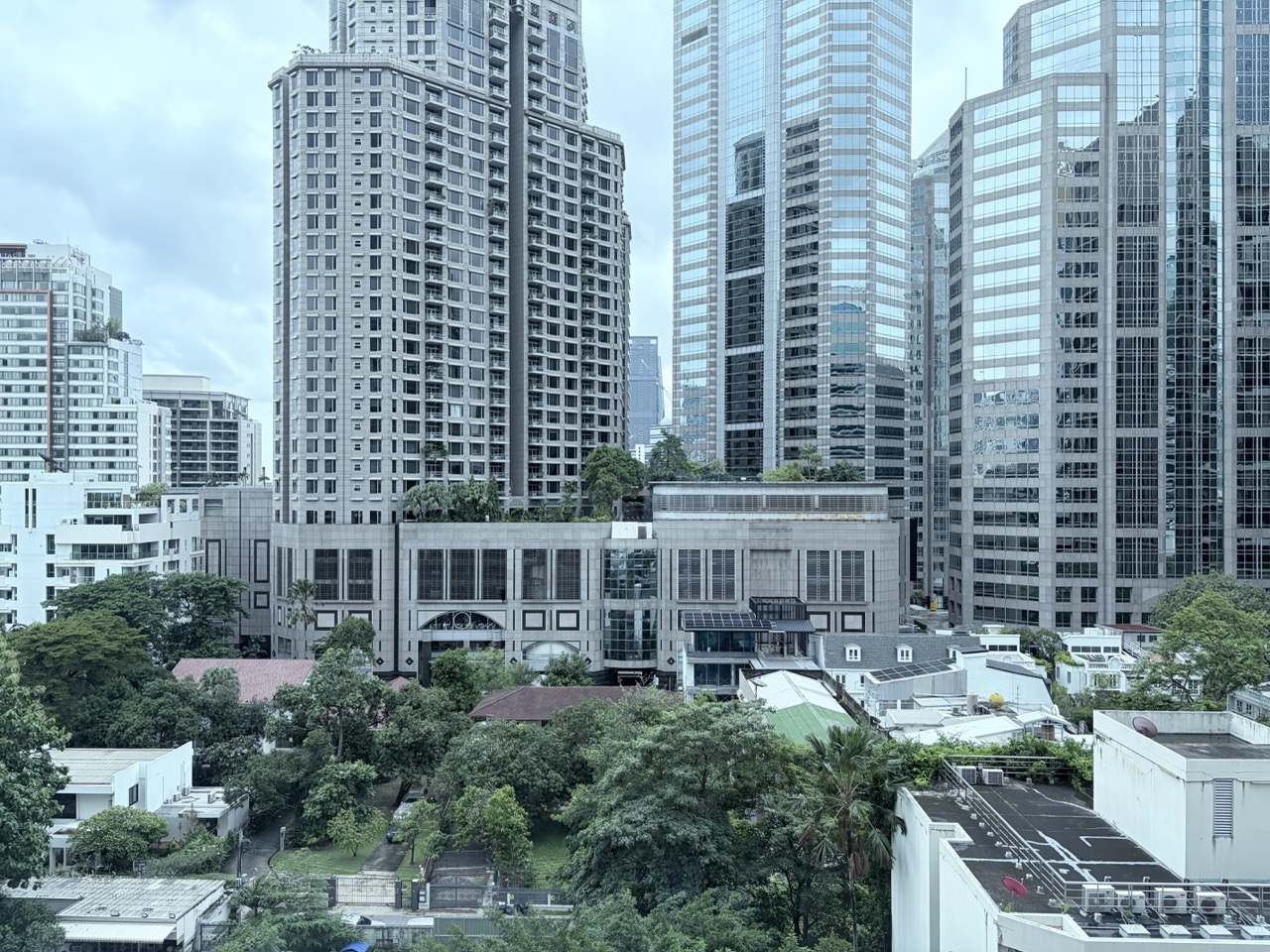 Grade A Office only 200m from BTS Phloen Chit