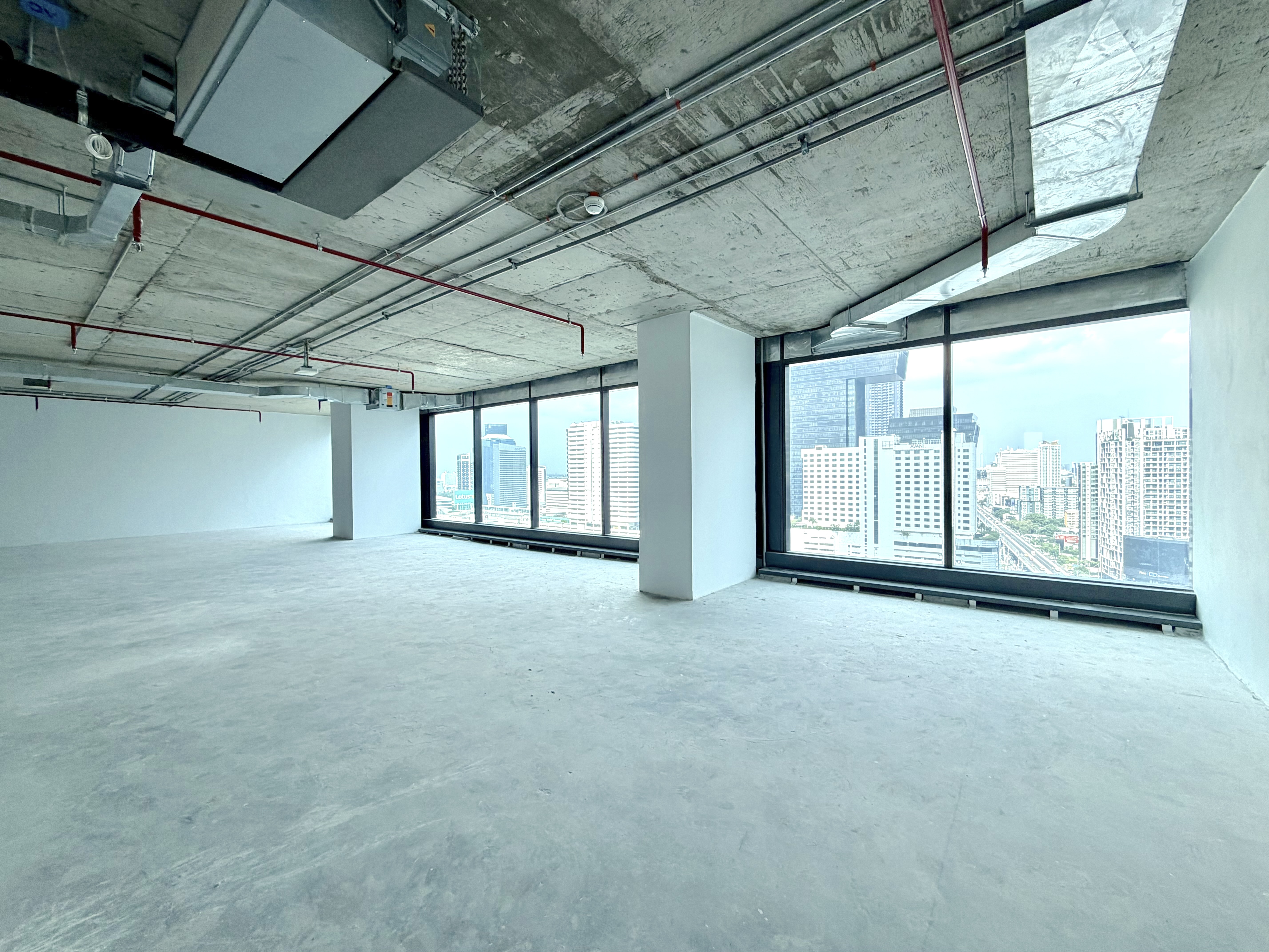 Office with free AC 8:00-22:00, 350m from MRT Rama 9
