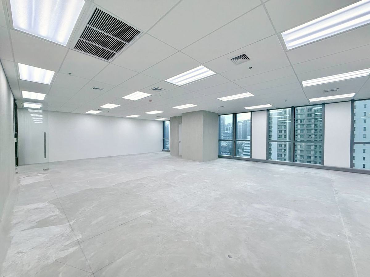 New Grade A Office with 24-hour A/C access; near MRT Rama 9