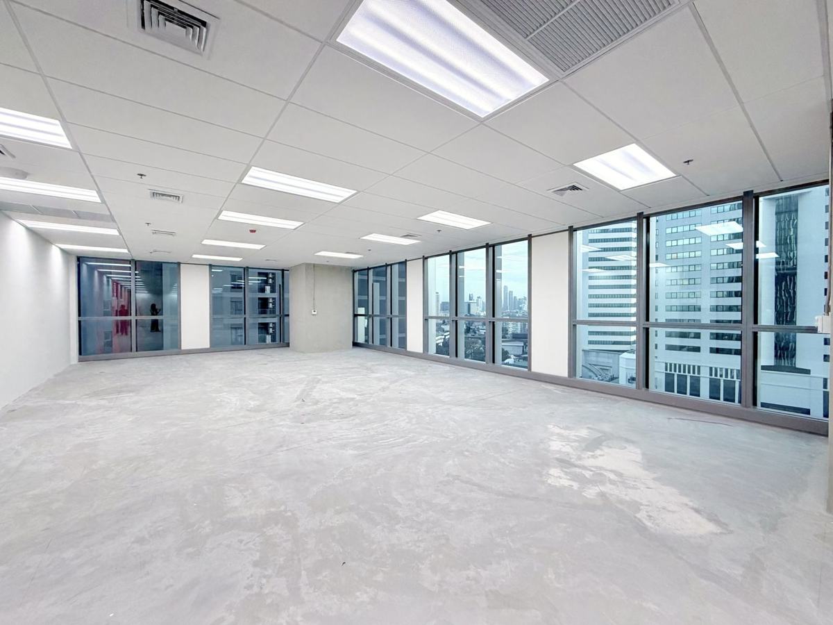 New Grade A Office with 24-hour A/C access; near MRT Rama 9