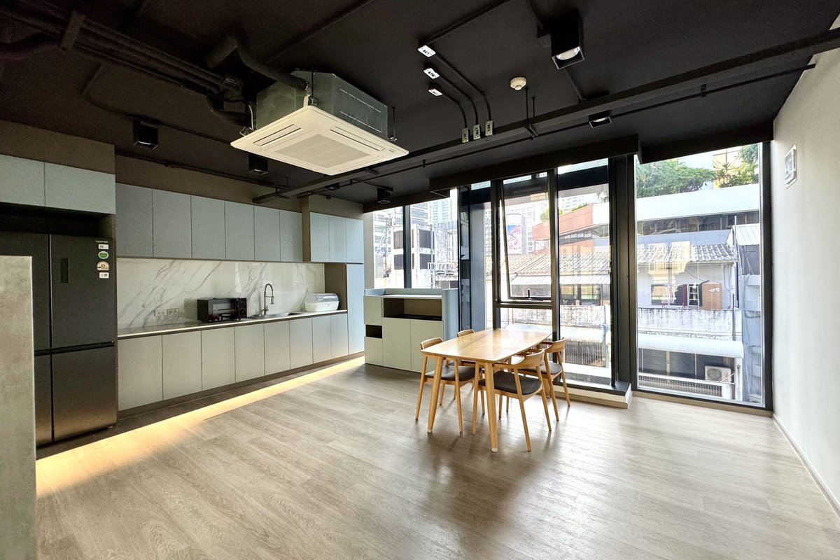 New Boutique Office, Air Con 24hr, 300m to BTS Chong Nonsi