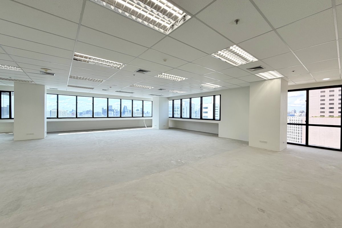 Renovated office, Next to BTS Sala Daeng, Restaurants & Mall On-Site