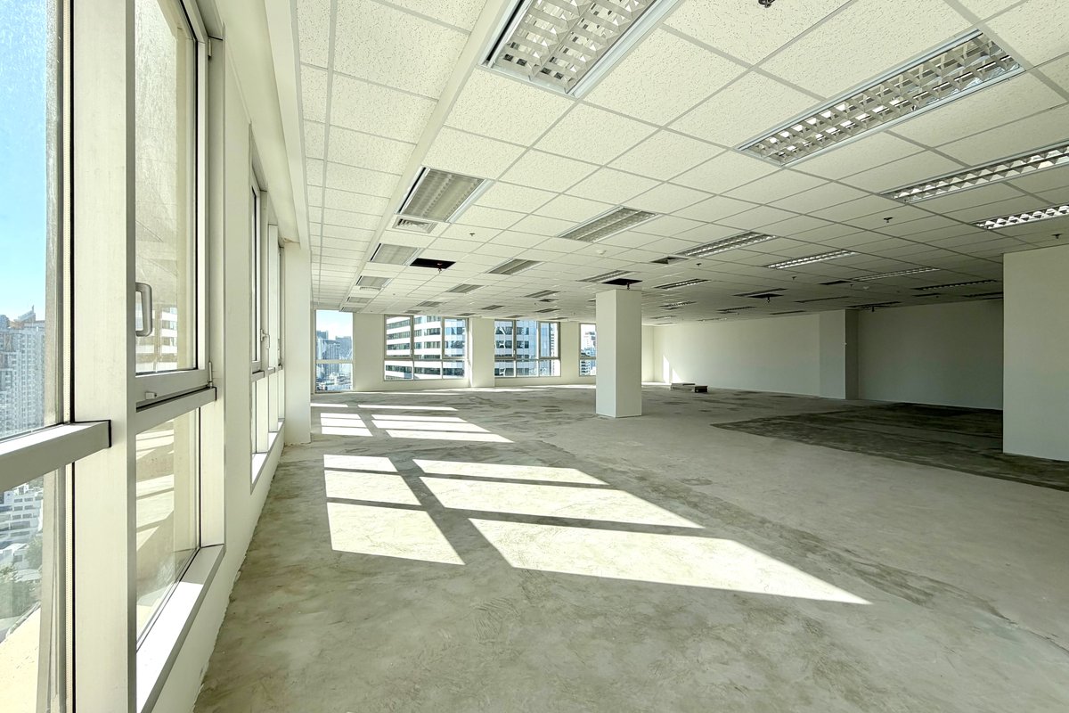Green Office, AC 24hr, ฿700/sqm, 200m to BTS Saint Louis, Food Court & Starbucks in Building