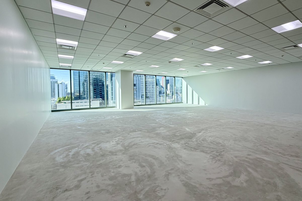 Grade A Green Office, with skywalk access from BTS St. Louis.