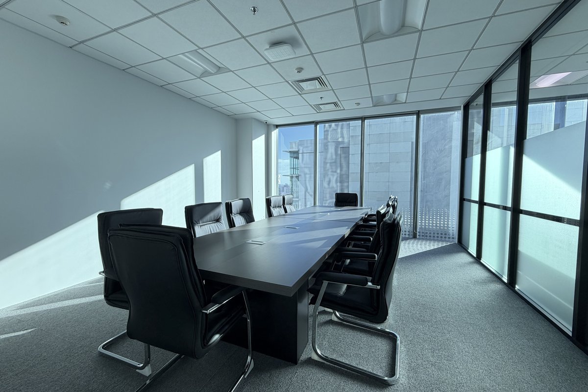 Grade A Green Office, with skywalk access from BTS St. Louis.
