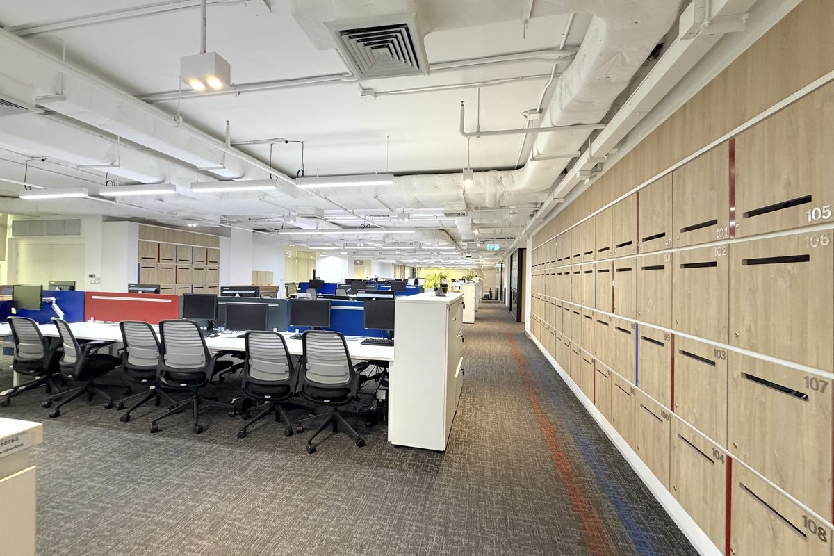 Fitted office, 100ppl, 520B/sqm, next to BTS Surasak, 24-hr air con