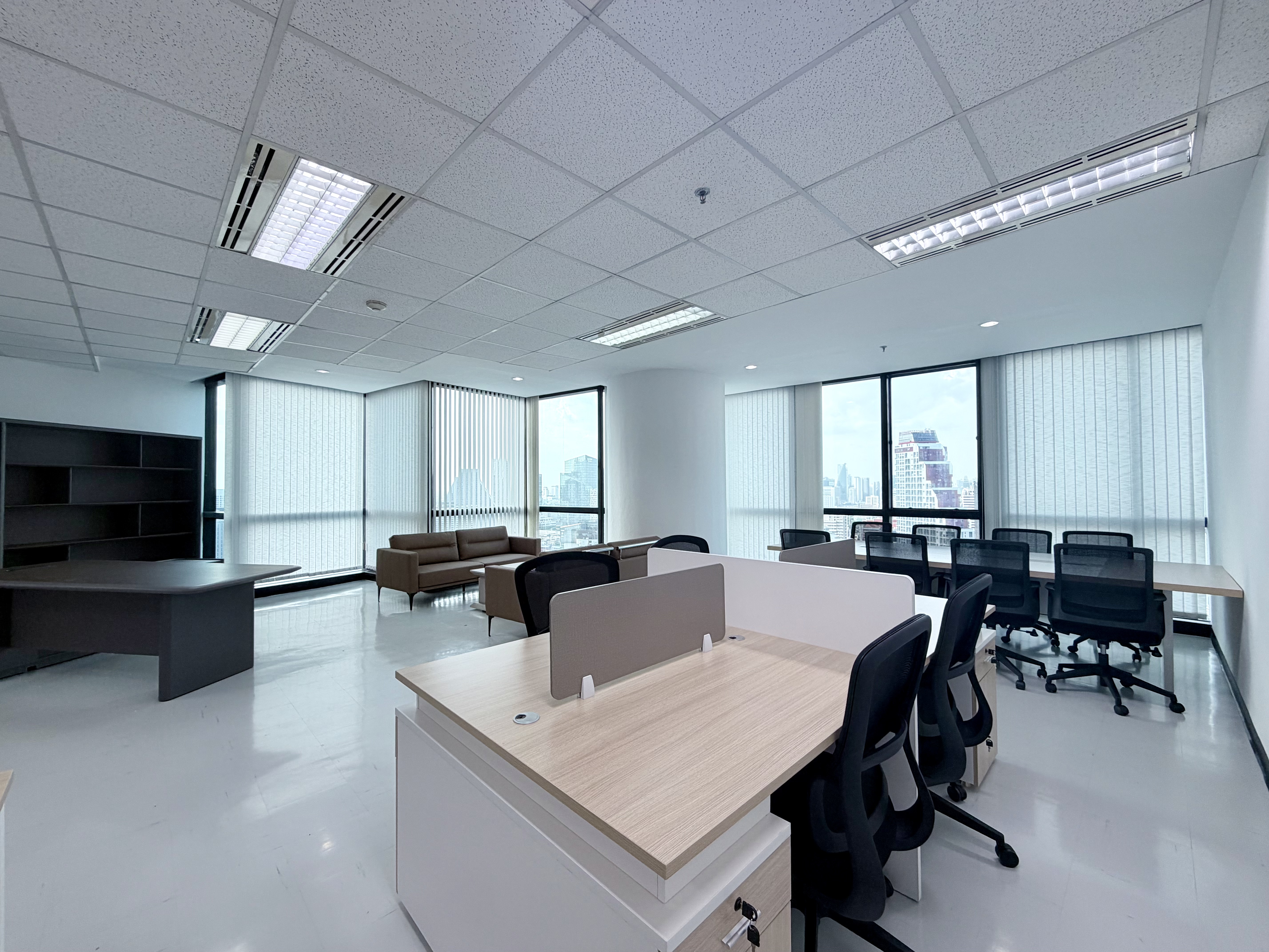 Newly renovated office with furniture, 250m from BTS Sala Daeng, Food court & shops within the building.