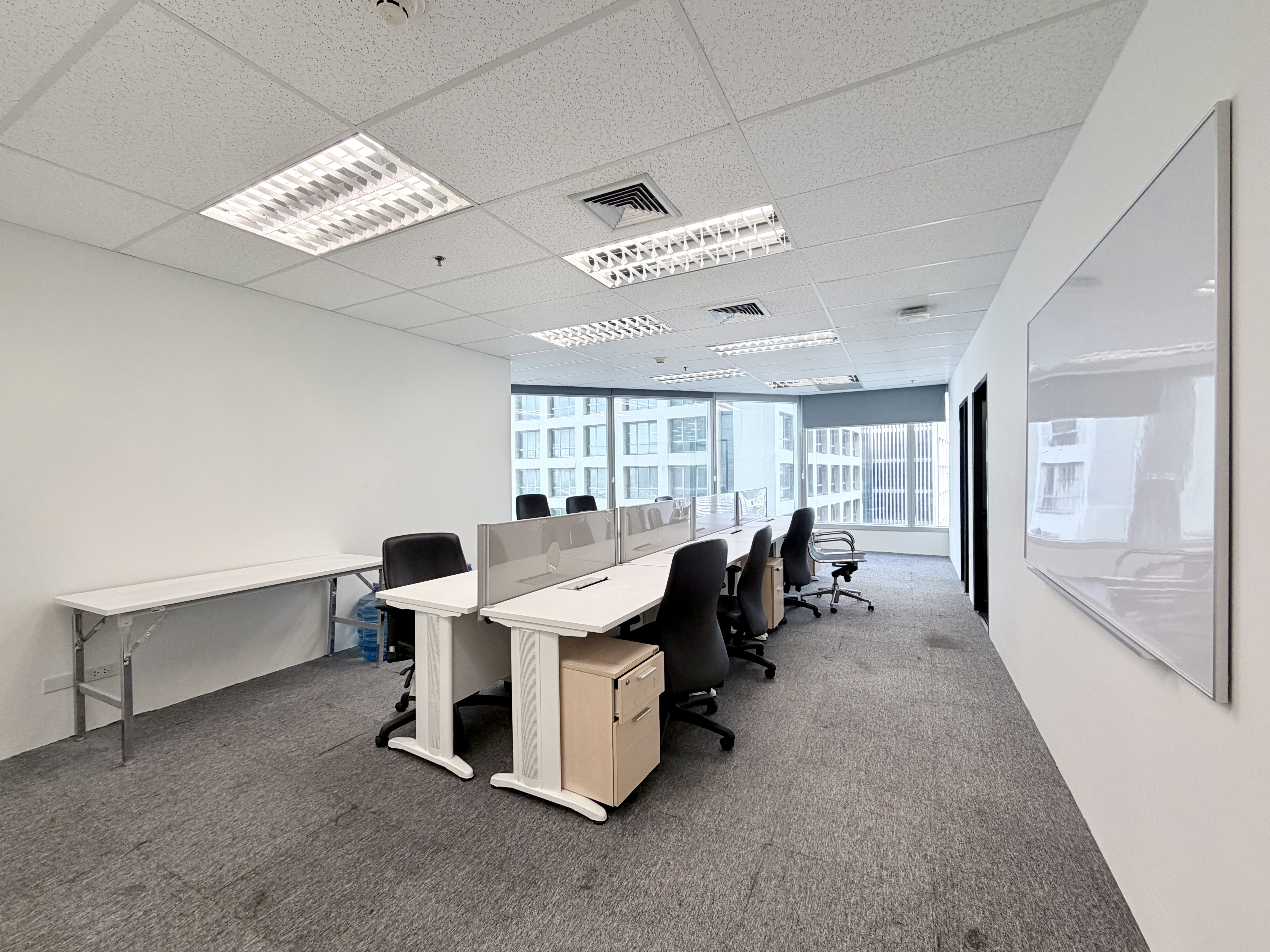 Grade A fully furnished office, Skywalk from BTS Chong Nonsi