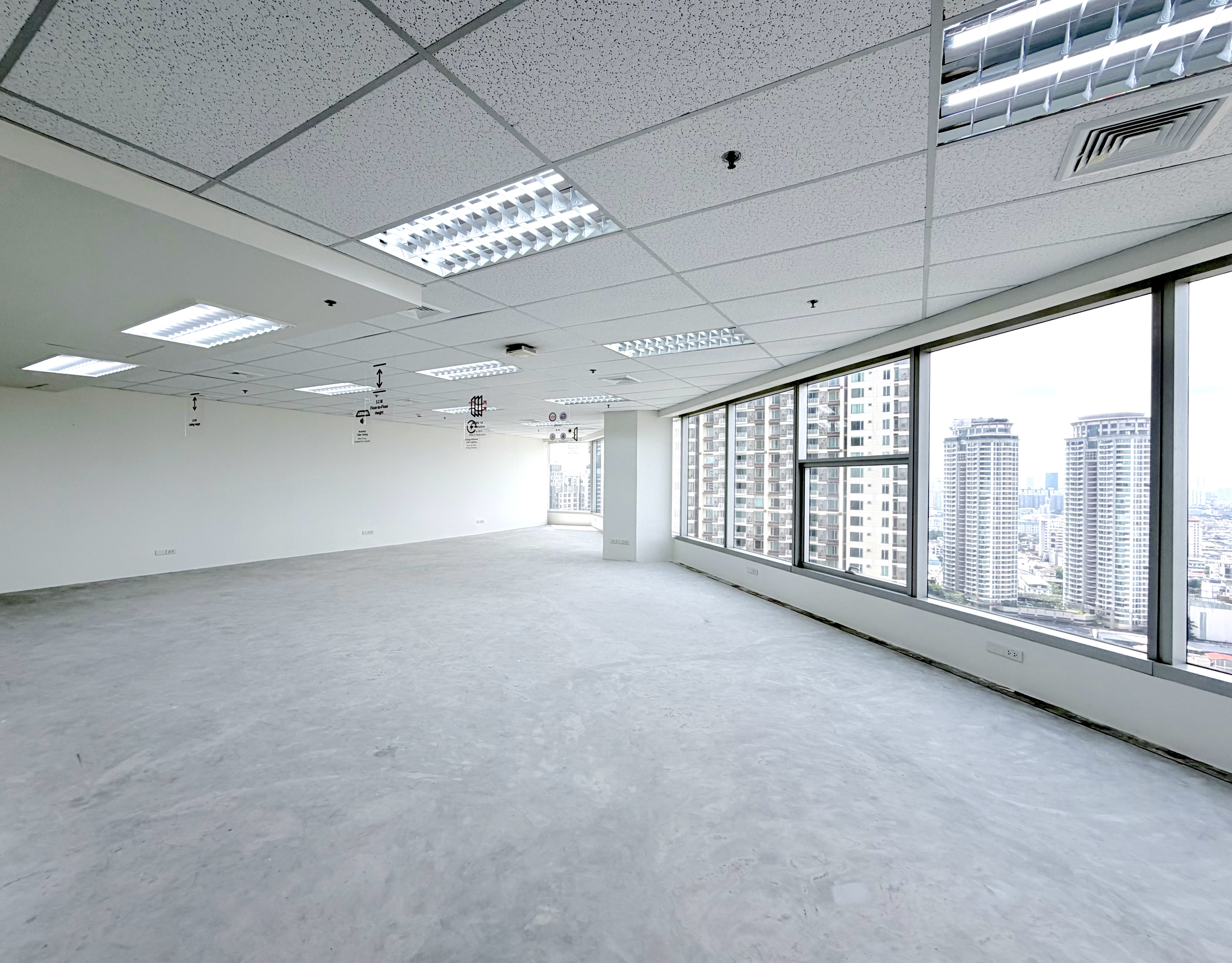 Grade A office, Skywalk from BTS Chong Nonsi
