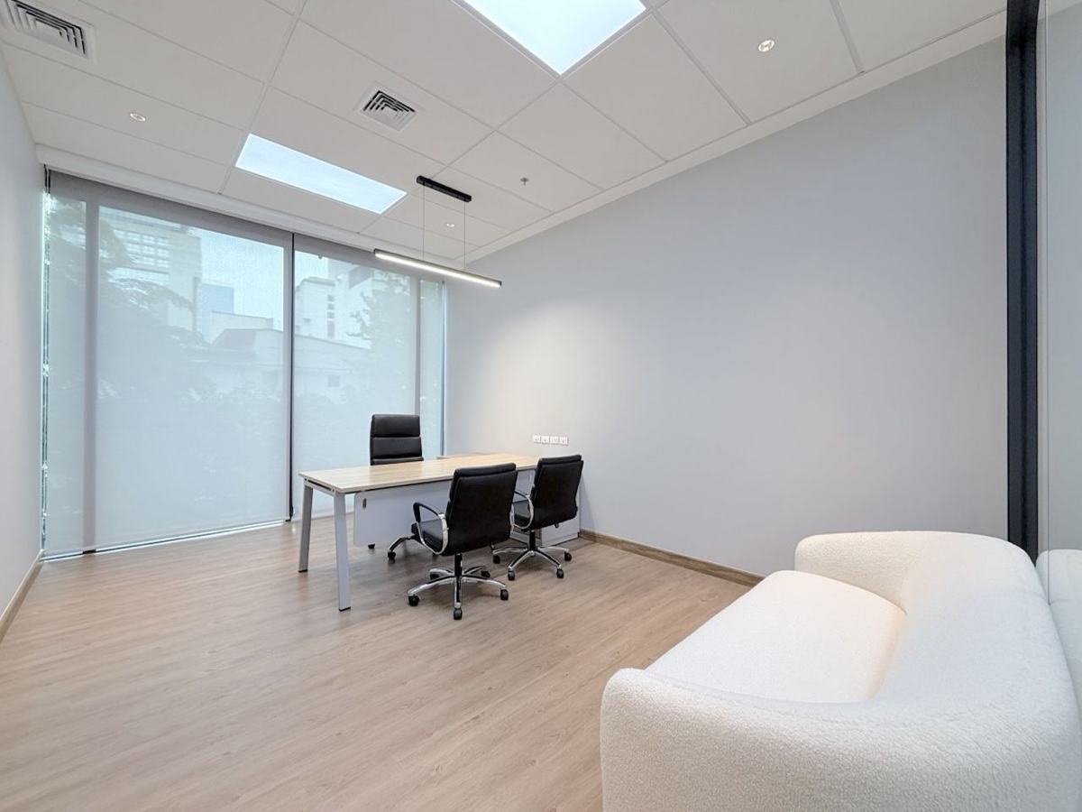 New Grade A Office, Fully Furnished – Near BTS Chong Nonsi / MRT Lumphini