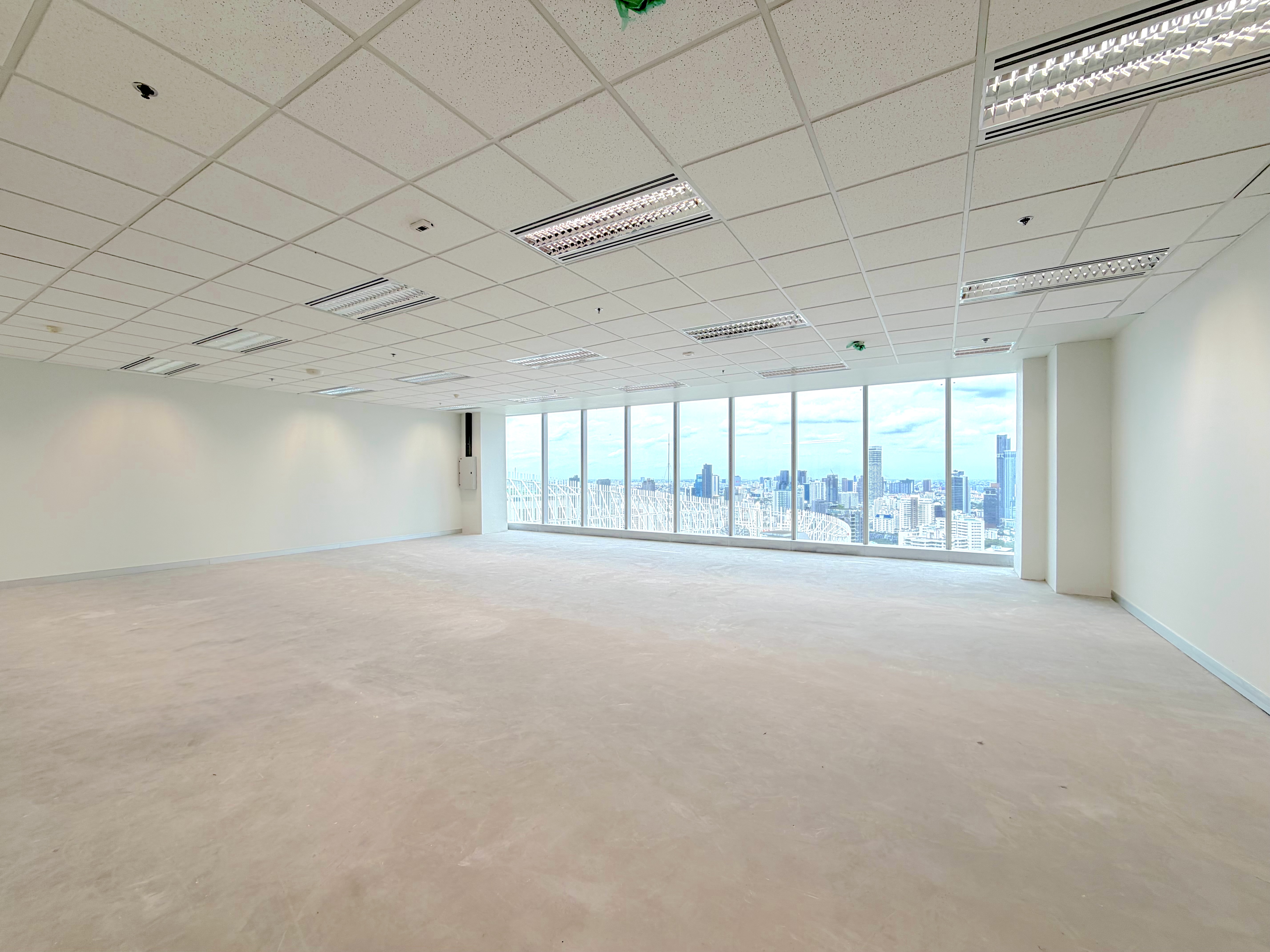 Grade A Office connect to BTS Phrom Phong, High floor, Great View