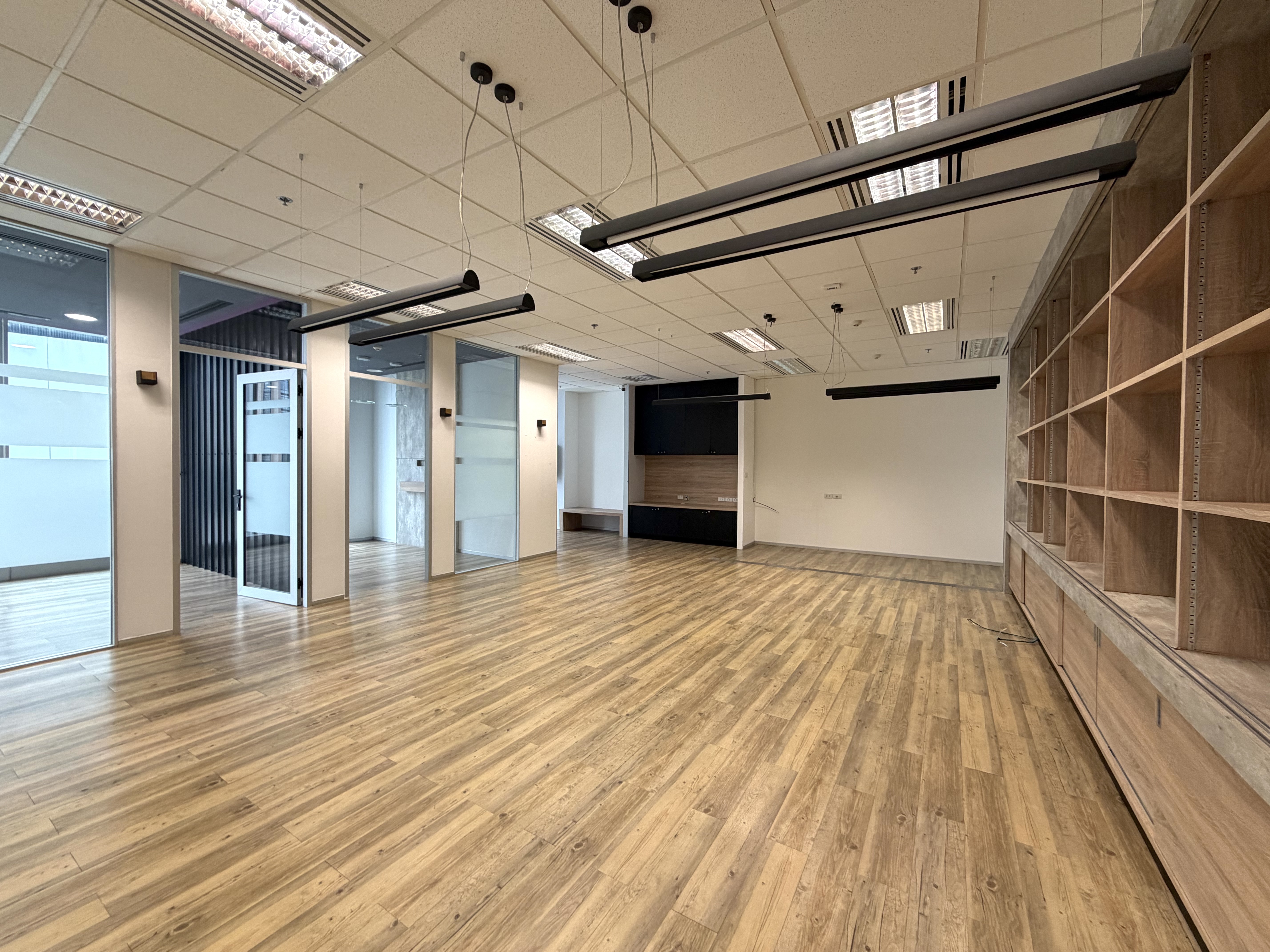 Grade A Office connect to BTS Phrom Phong, beautifully furnished and ready to use.