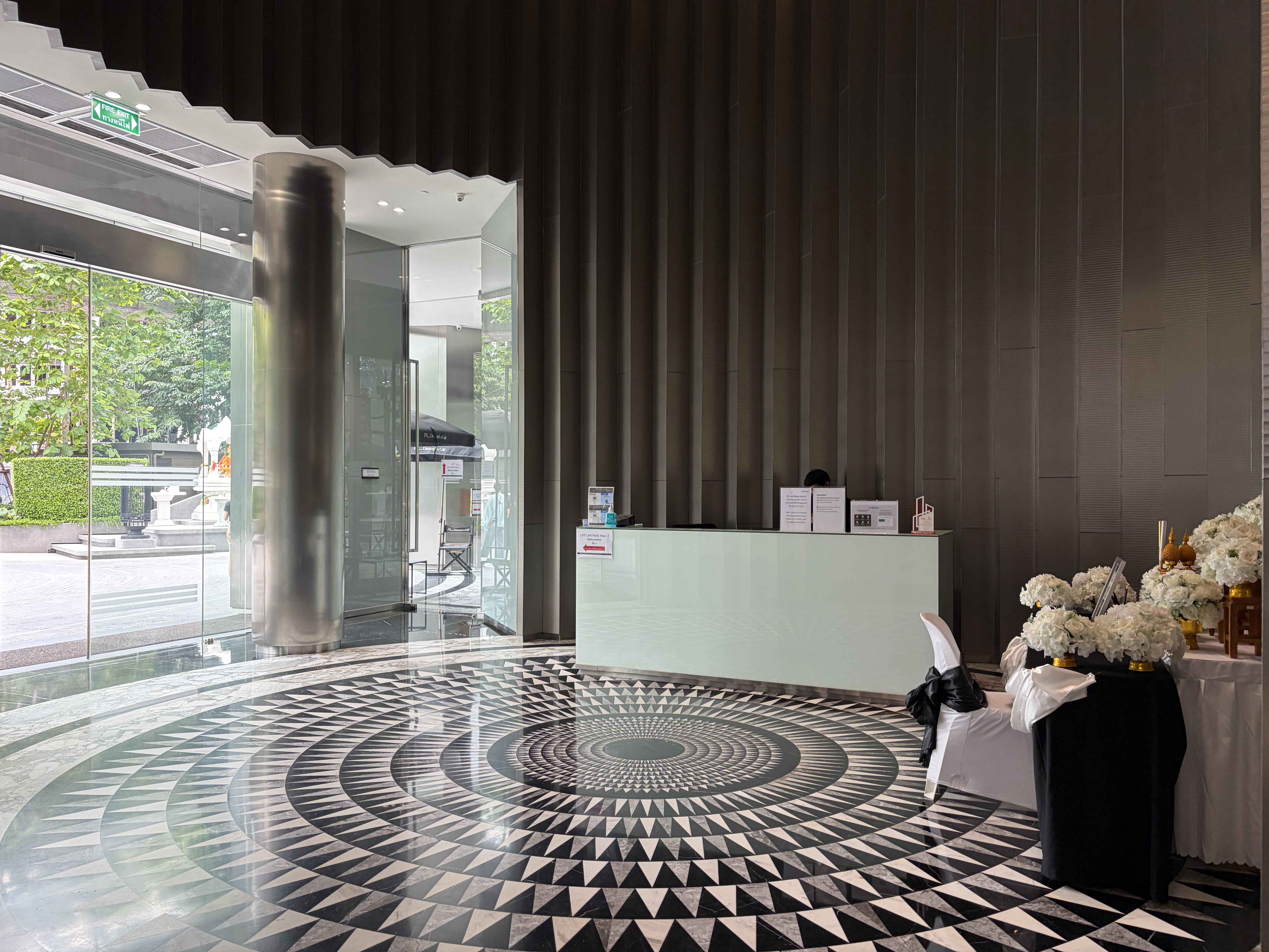 Grade A Office, 190m from BTS Phrom Phong, Corner Unit