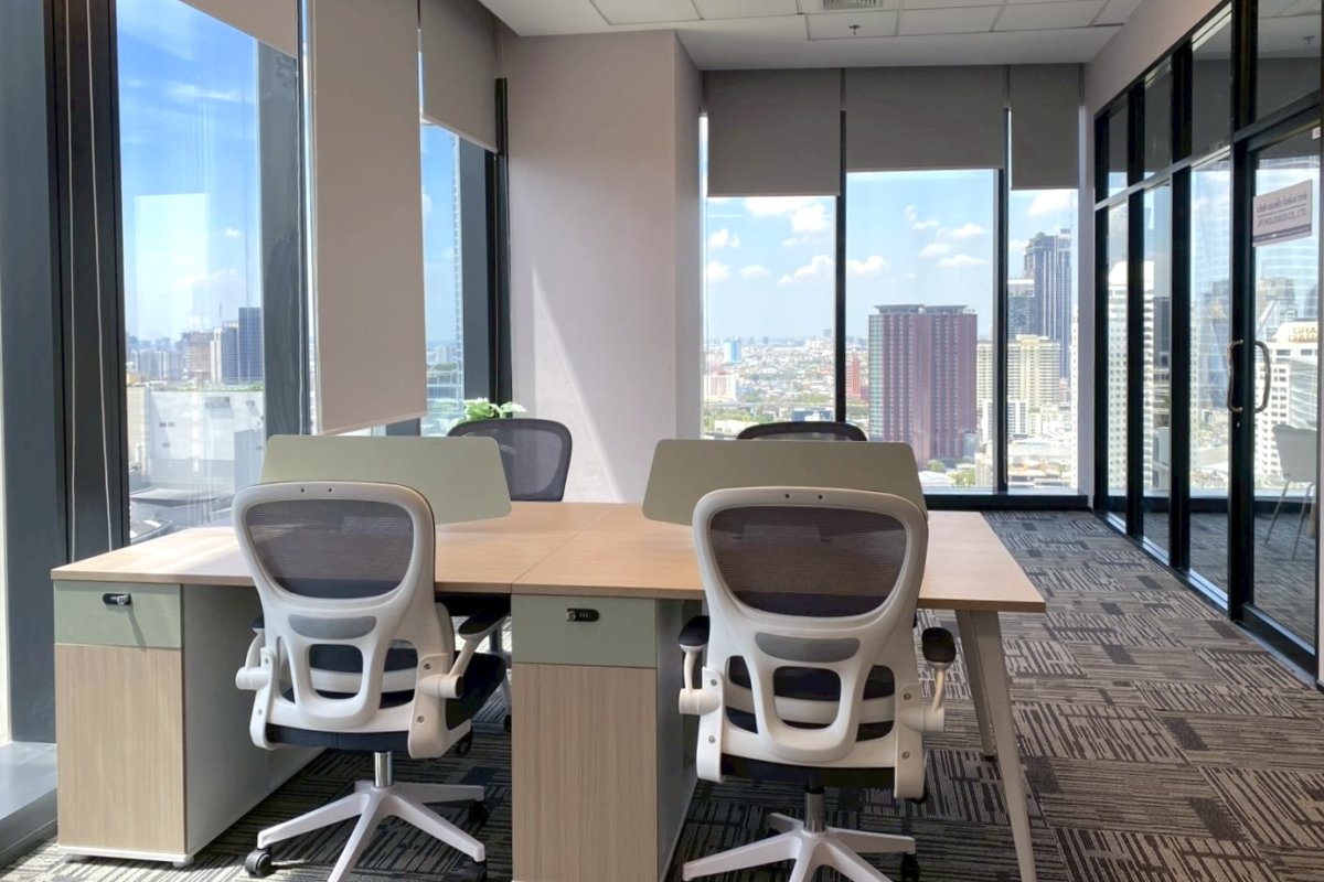 Furnished Office, 800m to BTS Chit lom, 350m from Central World