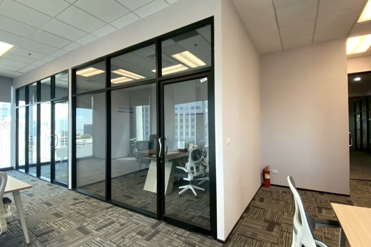 Furnished Office, 800m to BTS Chit lom, 350m from Central World