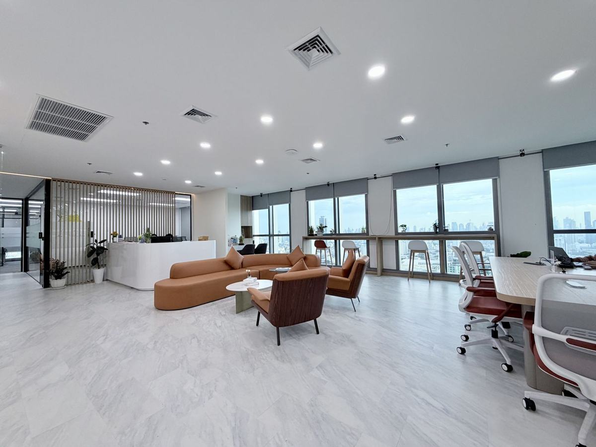 New serviced office; includes AC and internet; near MRT Rama 9.