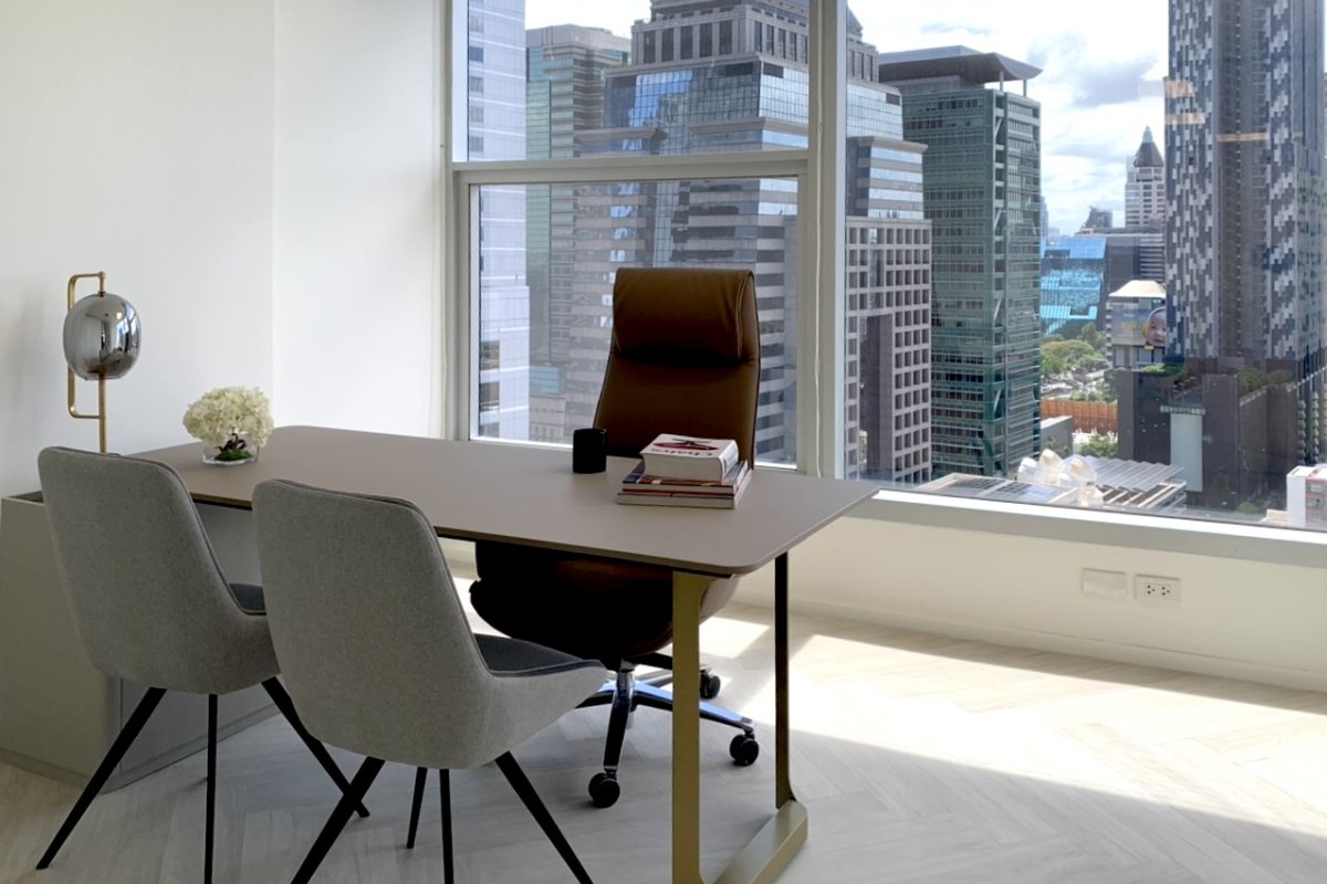 Office with Furniture & Meeting Room, Skywalk from BTS Chong Nonsi